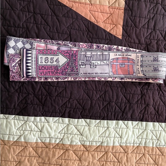 LV Bandeau - Picture 1 of 8